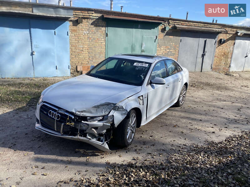 Седан Audi A4 2015 в Киеве