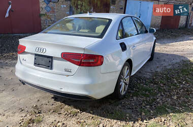 Седан Audi A4 2015 в 
