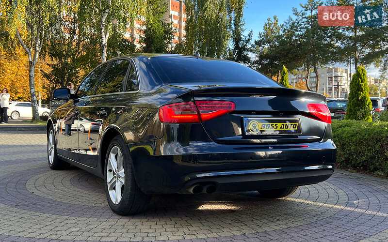 Седан Audi A4 2012 в Львове