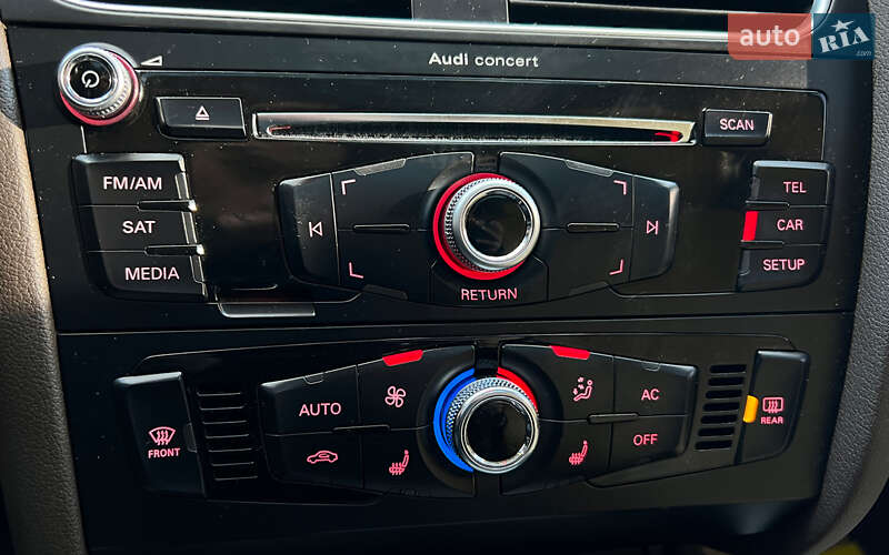 Седан Audi A4 2012 в Львове