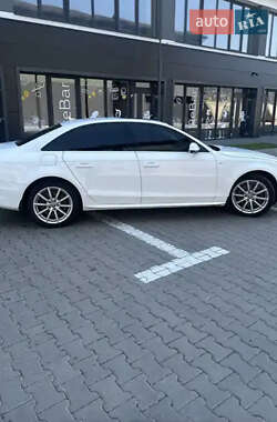 Седан Audi A4 2015 в 