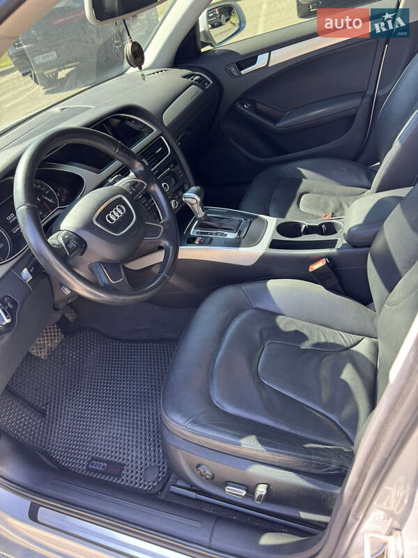 Седан Audi A4 2012 в Дніпрі