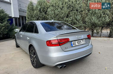 Седан Audi A4 2012 в  фото 8 Седан Audi A4 2012 в