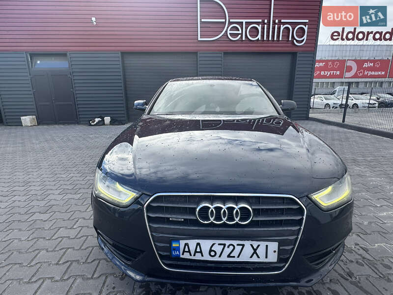 Седан Audi A4 2012 в Киеве