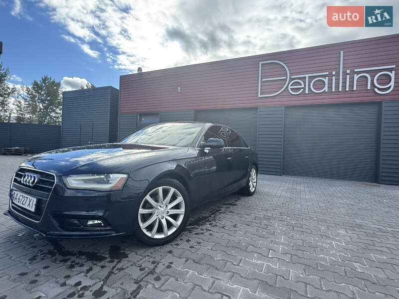 Седан Audi A4 2012 в Киеве