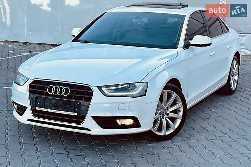 Седан Audi A4 2015 в Киеве