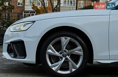 Седан Audi A4 2020 в 
