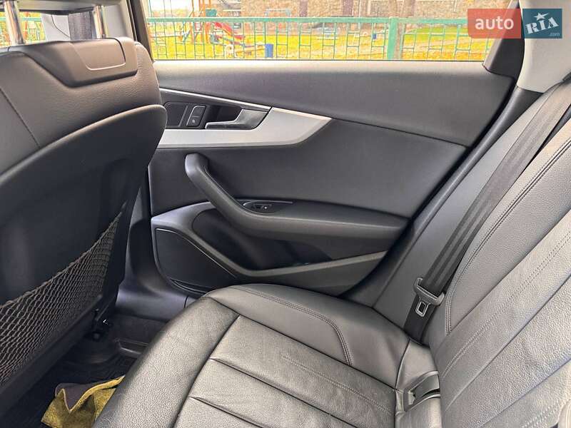 Седан Audi A4 2016 в Стрые