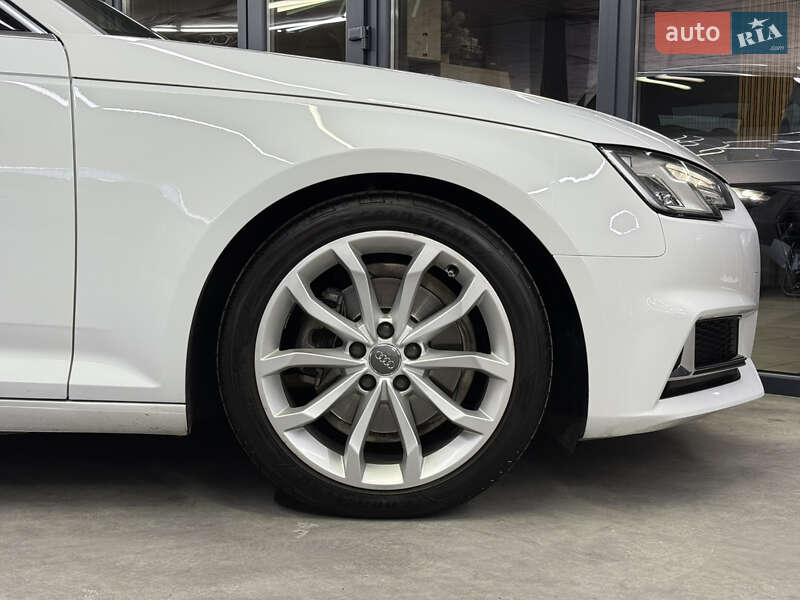 Седан Audi A4 2018 в Одессе