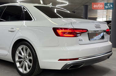Седан Audi A4 2018 в 