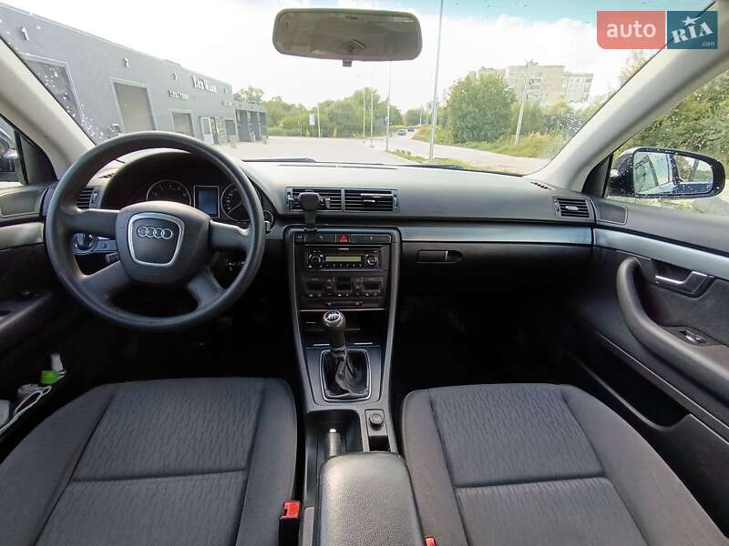 Седан Audi A4 2004 в Львове
