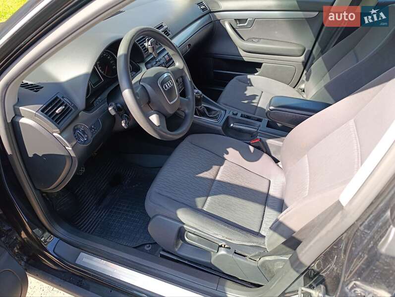 Седан Audi A4 2004 в Львове