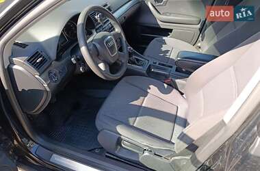 Седан Audi A4 2004 в  фото 15 Седан Audi A4 2004 в