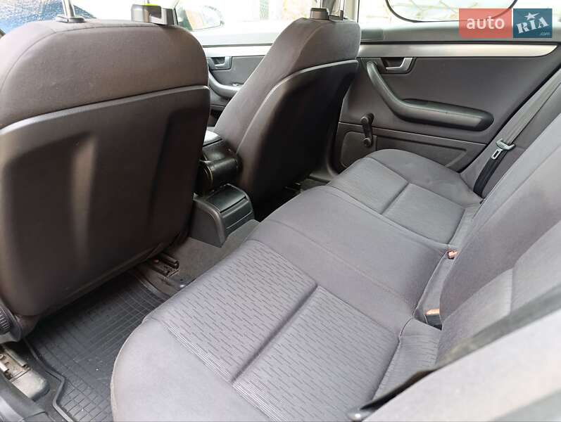 Седан Audi A4 2004 в Львове