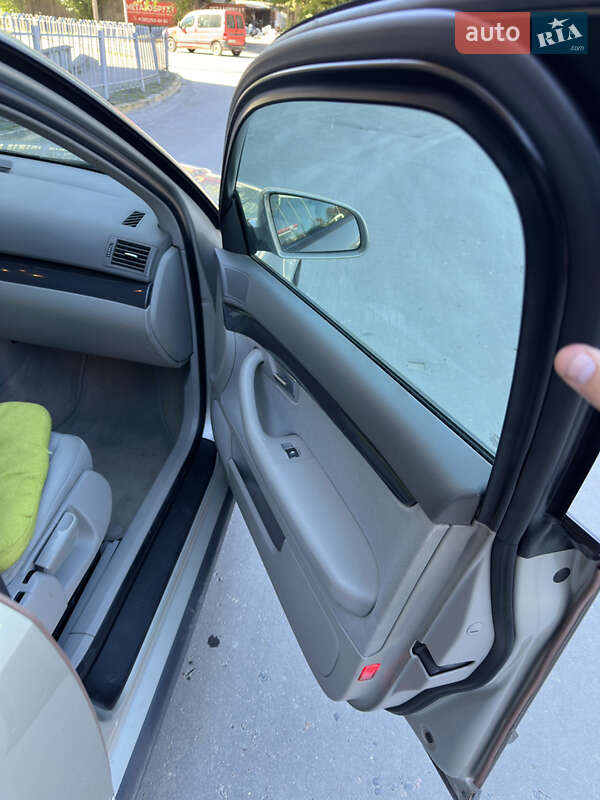 Седан Audi A4 2003 в Збаражі