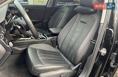 Седан Audi A4 2022 в 