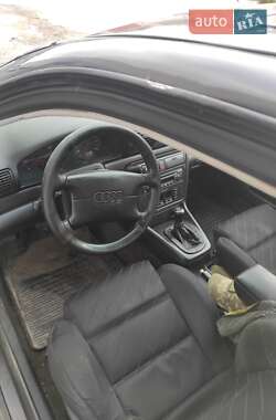 Седан Audi A4 1996 в 