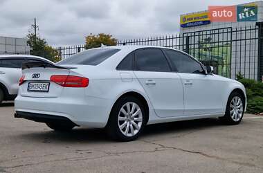 Седан Audi A4 2012 в 