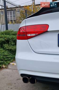 Седан Audi A4 2012 в 