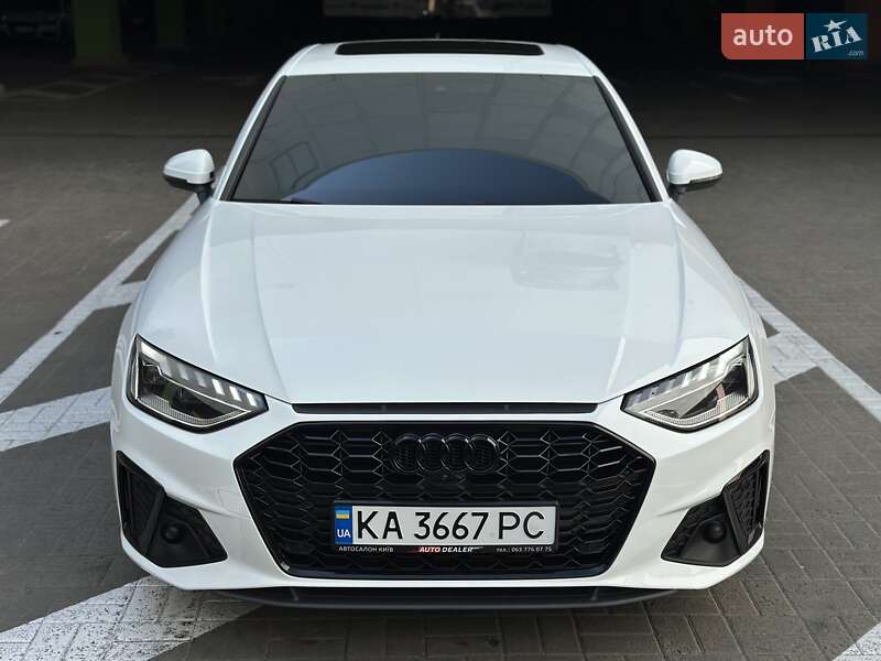Седан Audi A4 2022 в Киеве