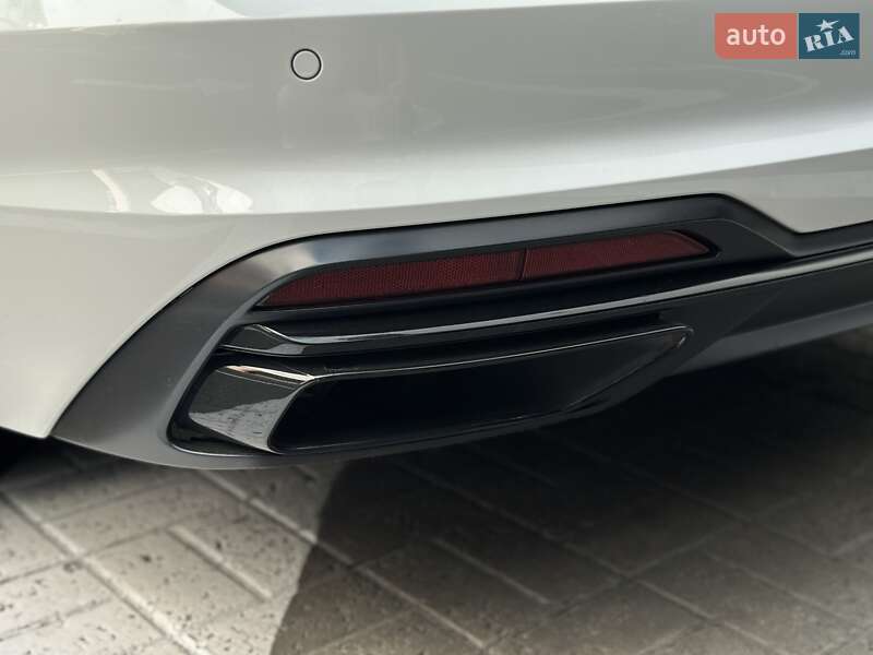 Седан Audi A4 2022 в Киеве