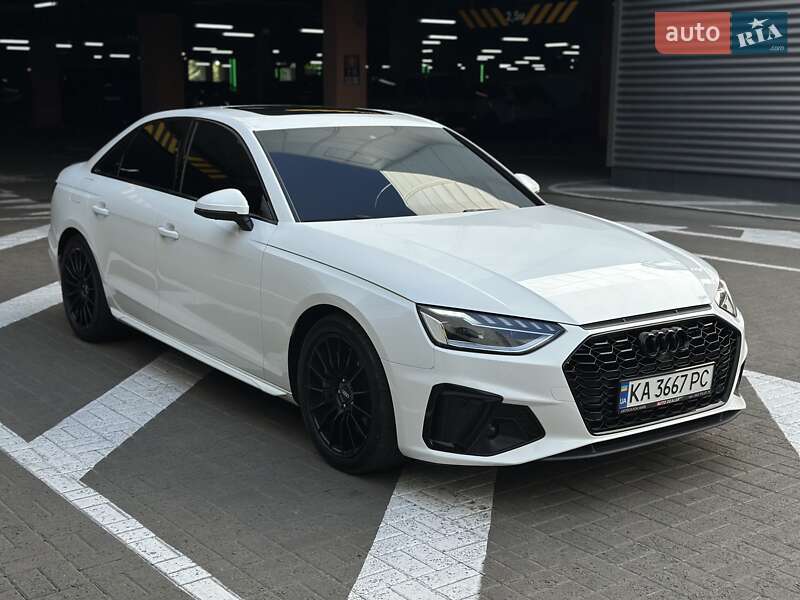 Седан Audi A4 2022 в Киеве