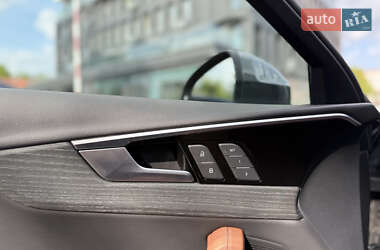 Седан Audi A4 2021 в 