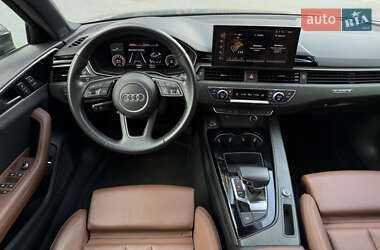 Седан Audi A4 2021 в 