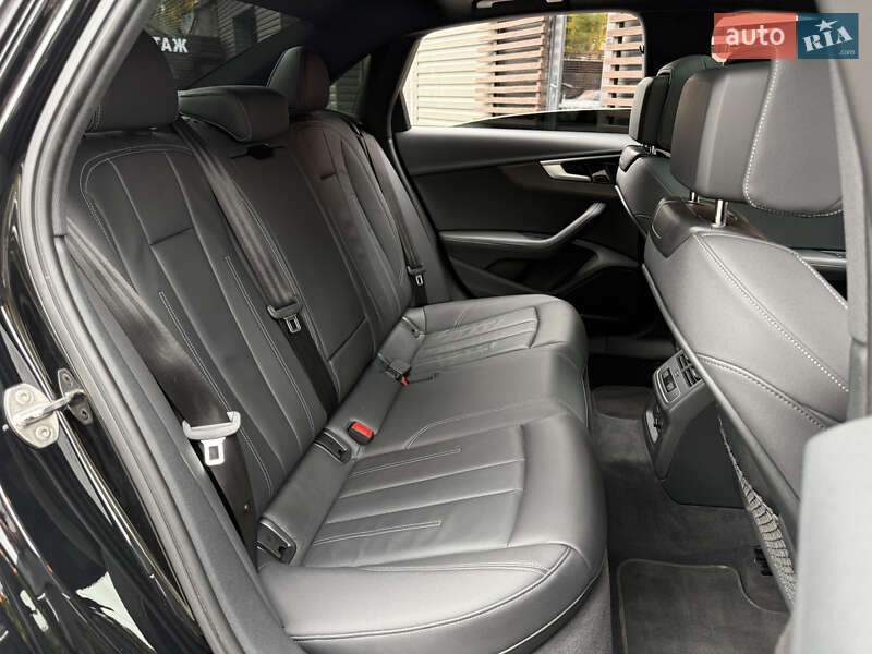 Седан Audi A4 2023 в Киеве