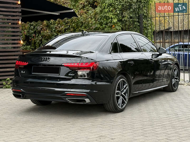Седан Audi A4 2023 в Киеве
