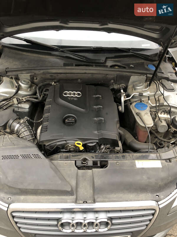 Седан Audi A4 2011 в Львові