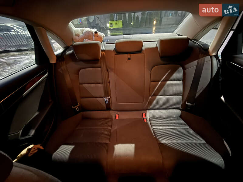Седан Audi A4 2009 в Ивано-Франковске
