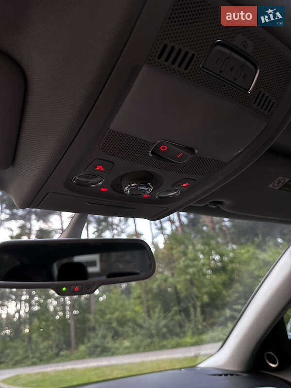 Седан Audi A4 2013 в Новояворівську