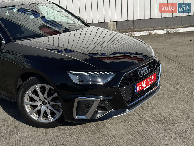 Седан Audi A4 2021 в Чернівцях