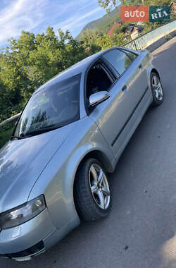 Седан Audi A4 2001 в 