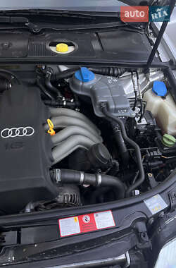 Універсал Audi A4 2002 в  фото 4 Універсал Audi A4 2002 в