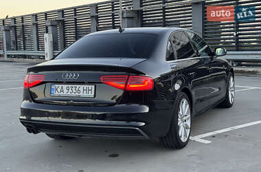 Седан Audi A4 2015 в 