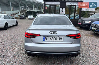Седан Audi A4 2015 в 