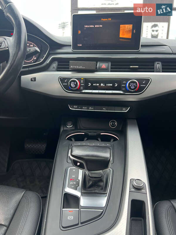 Седан Audi A4 2015 в Полтаві