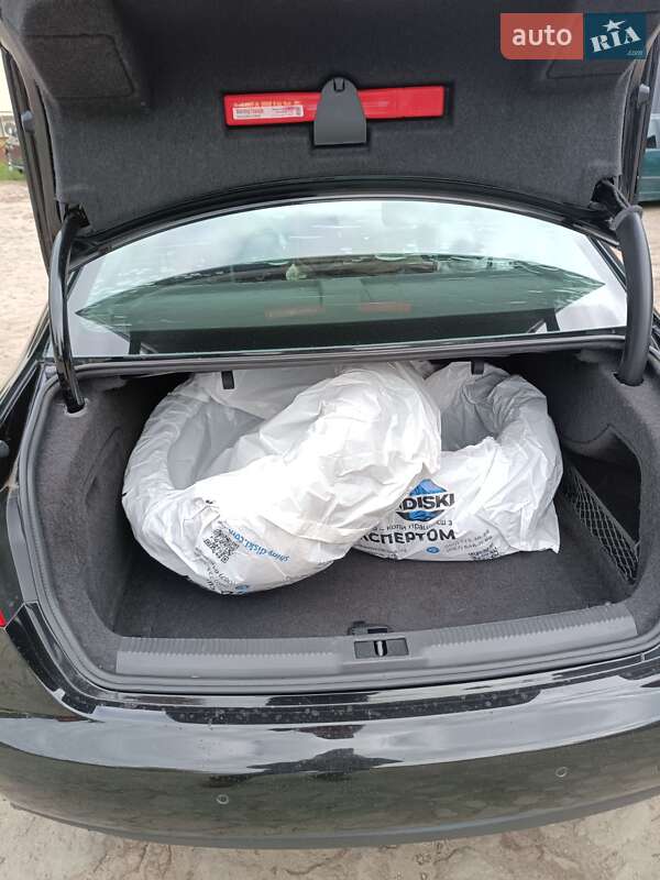 Седан Audi A4 2010 в Львові