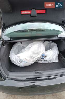Седан Audi A4 2010 в  фото 18 Седан Audi A4 2010 в