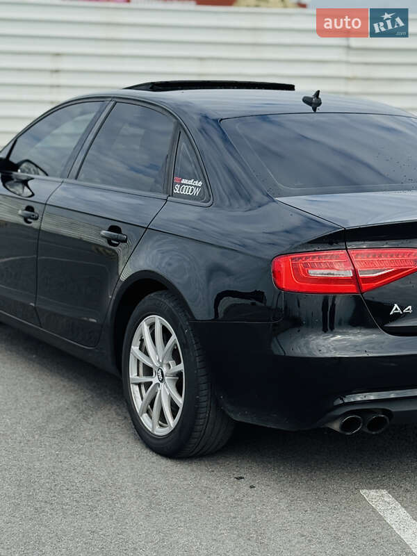 Седан Audi A4 2013 в Львове