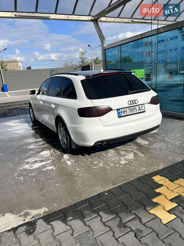 Универсал Audi A4 2009 в Веселинове