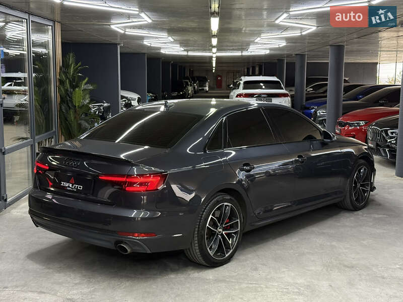 Седан Audi A4 2015 в Одесі