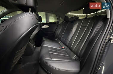 Седан Audi A4 2015 в 
