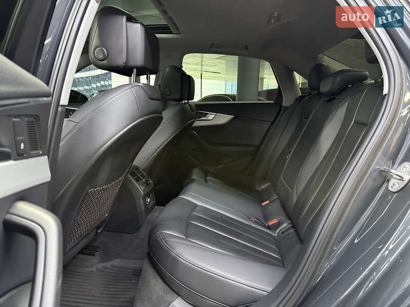 Седан Audi A4 2015 в Одесі