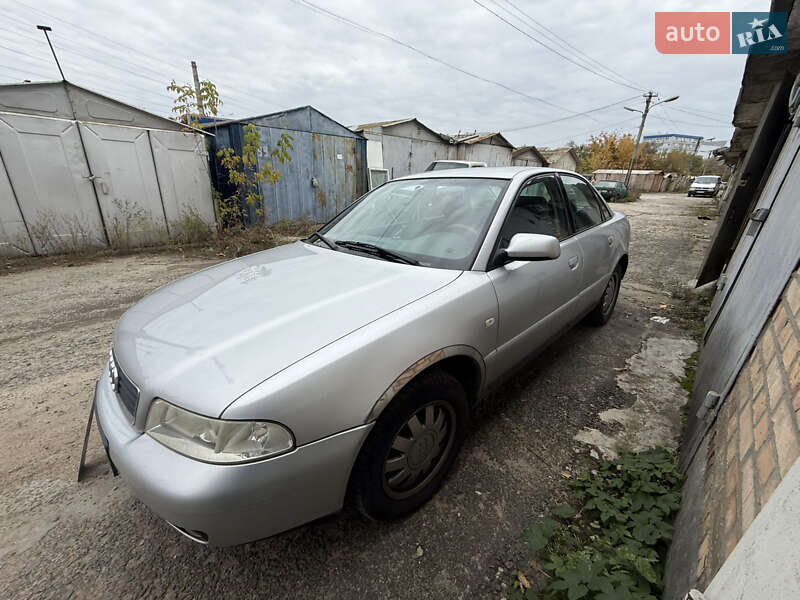 Седан Audi A4 1999 в Києві