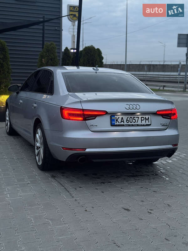 Седан Audi A4 2016 в Киеве