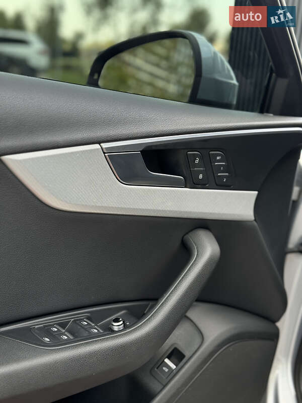Седан Audi A4 2016 в Киеве