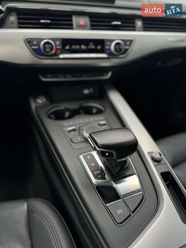 Седан Audi A4 2016 в Киеве